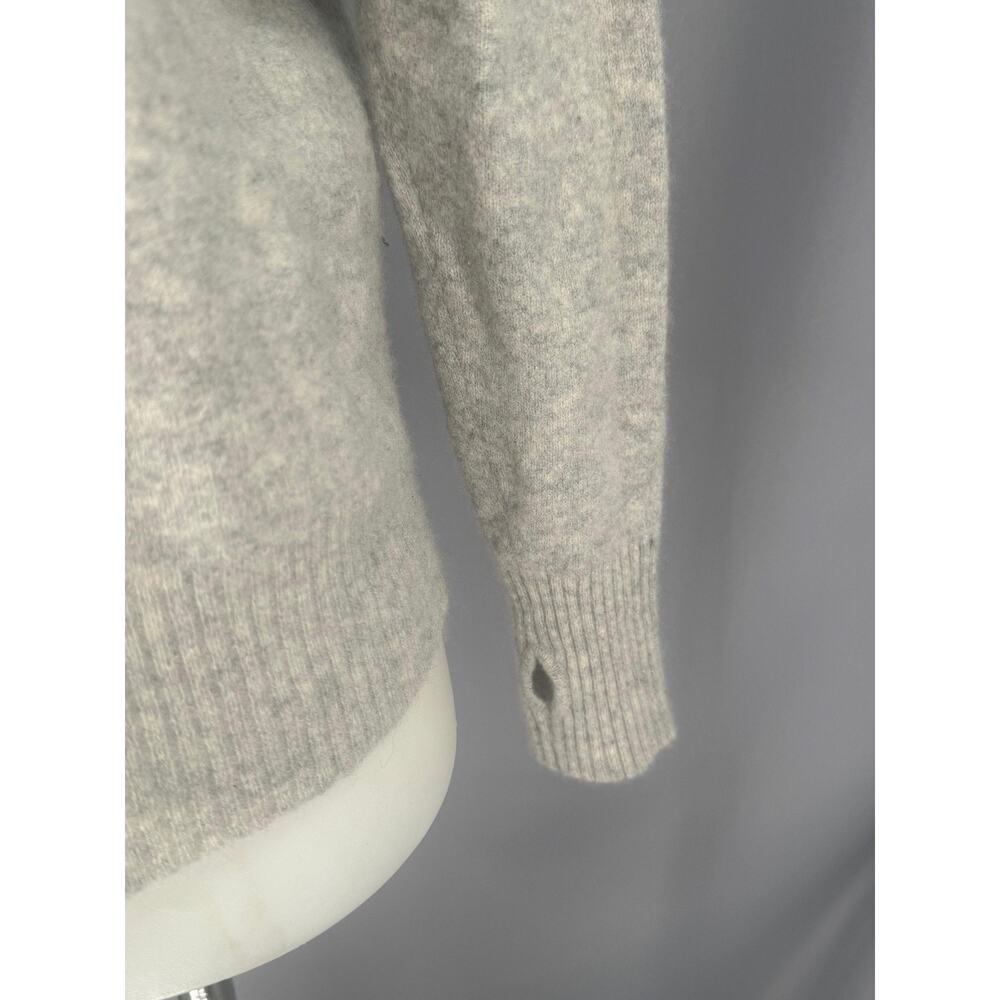 27 Miles Sweater Womens Medium Gray V Neck Fuzzy Knit Pullover Cozy Casual - Picture 5 of 12